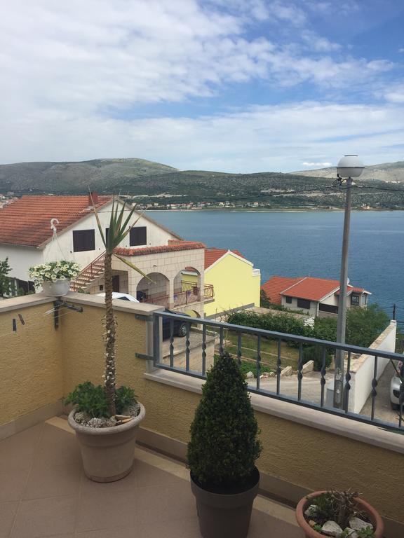 Apartment Karmen Trogir Exterior foto